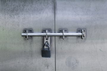 Mieterseitiger Einbau eines Türstangenschlosses – Beseitigungsanspruch des Vermieters
