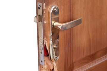 Fristlose Kündigung psychisch kranker Mieter – Beschädigung Wohnungseingangstür Nachbar