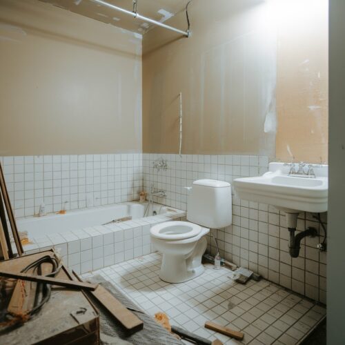 Eigenmächtige Badumbau sorgt für Streit in Münchner Wohnanlage