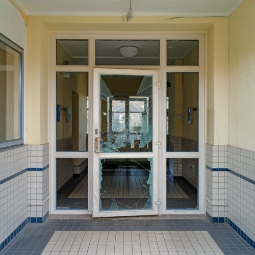 Fristlose Kündigung wegen Gewalttat und Sucht