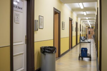 Gewerberaummietvertrag – Kündigung wenn Patienten des Mieters den Hausfrieden stören